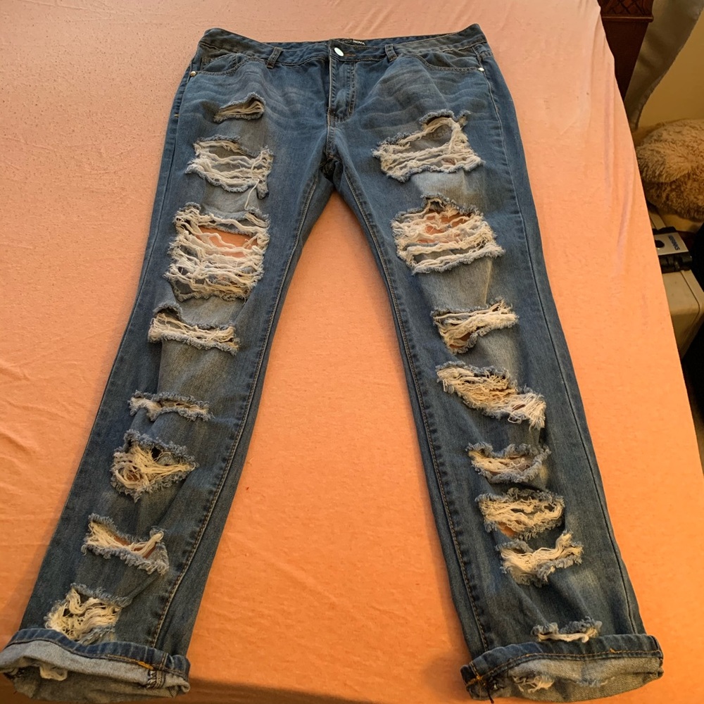 Fashion nova ripped jeans